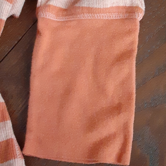 American Eagle Outfitters Orange v neck Henley - Picture 9 of 10